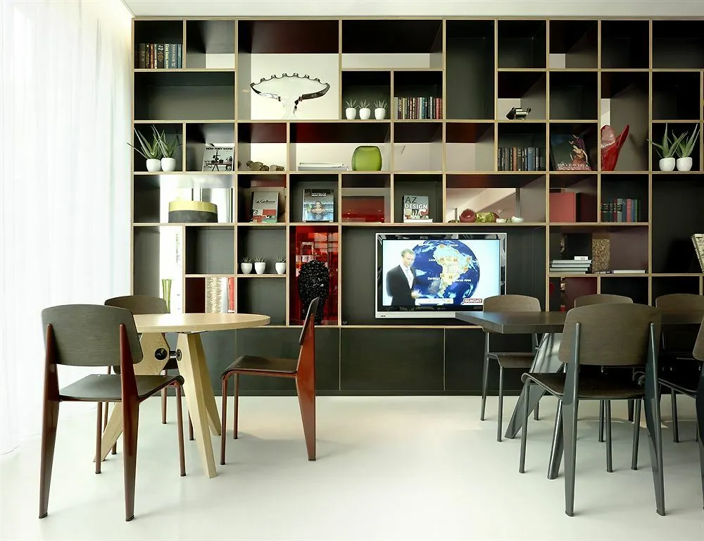 citizenM Amsterdam South Hotel