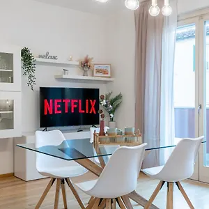  Apartment Art Design Italy